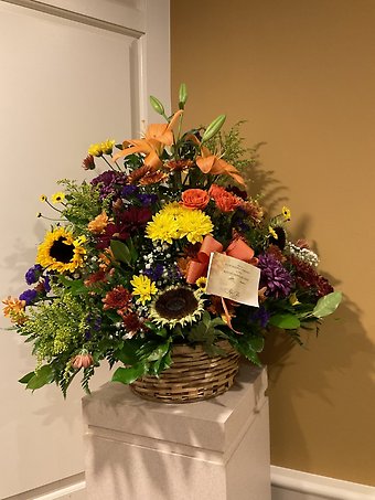 Fall tribute centerpiece