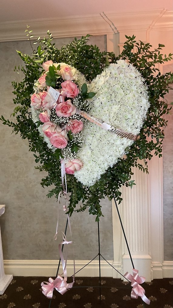 White Heart w Esperanza roses