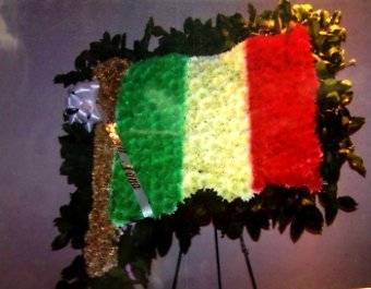 Pequa Italian Flag Arrangement