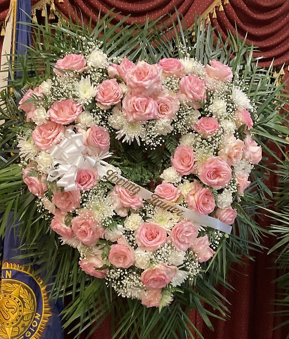 P Pink and white open heart
