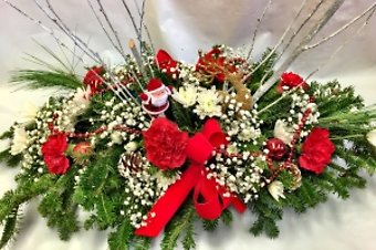 Pequa Christmas Centerpiece 1