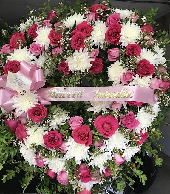 P pink and white wreath